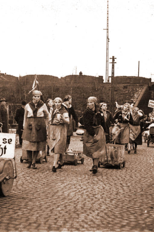 Karneval in der Kolonie 1936, die Walzen, zur Verfügung gestellt von Dirk Blotevogel (siehe Ausstellung zum 75. jährigen Jubiläum der Kolonie)