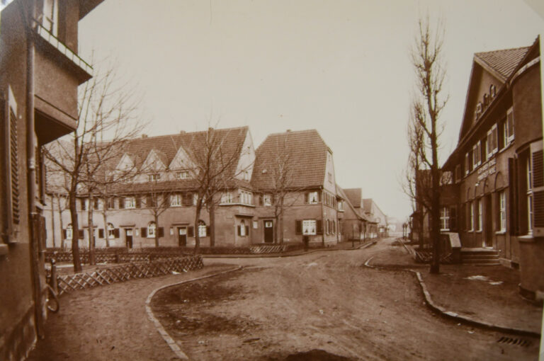 Bismarckplatz mit Kleinkinderschule der Mannstaedt-Werke, vor 1923, zur Verfügung gestellt von Klaus Waldow