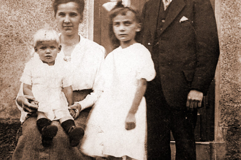 unbekannte Familie, zur Verfügung gestellt von Dirk Blotevogel (siehe Ausstellung zum 75-jährigen Jubiläum der Kolonie)